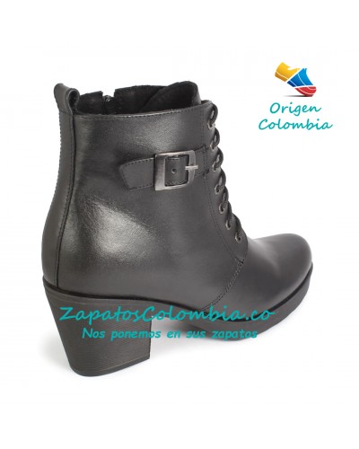 Bota Amarrar en Cuero para Dama. Tacón 5.5 cm y plataforma 15 mm-1 2527-1029 Negro