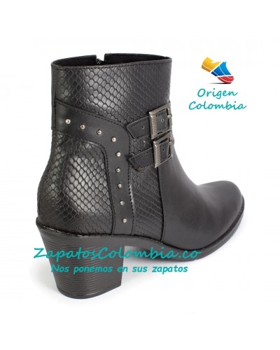 Botas clásicas en tacón 5.5 cm. Es la estrella de nuestros Botines 2522-1021 Negro.